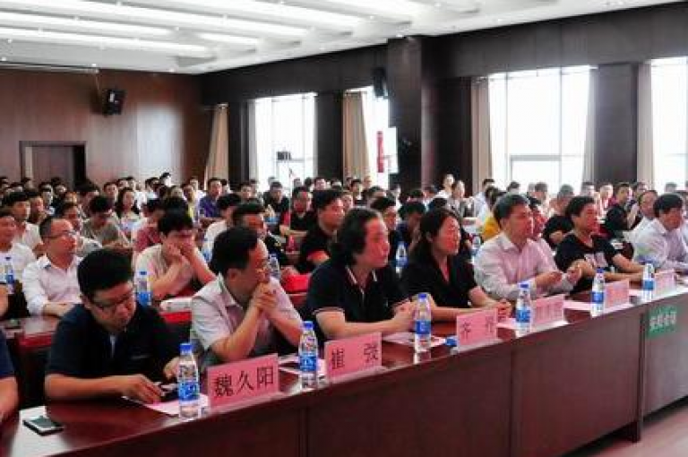 拼多多700元助力活动通常需要数十人甚至上百人的助力才能成功。