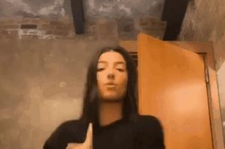 要查看自己在抖音上的点赞记录，可以通过个人主页的互动记录功能来查阅。