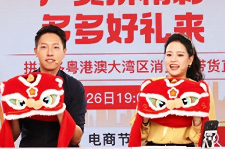 要删除拼多多助力好友，请按照以下步骤操作，打开拼多多应用，进入我的页面，点击助力享免单，找到需要删除的好友，点击其头像进入详情页，然后选择解除助力关系即可。