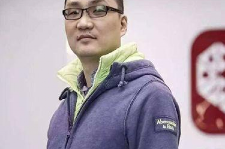 如何在拼多多上快速邀请朋友帮忙助力呢？{拼多多互助小组}