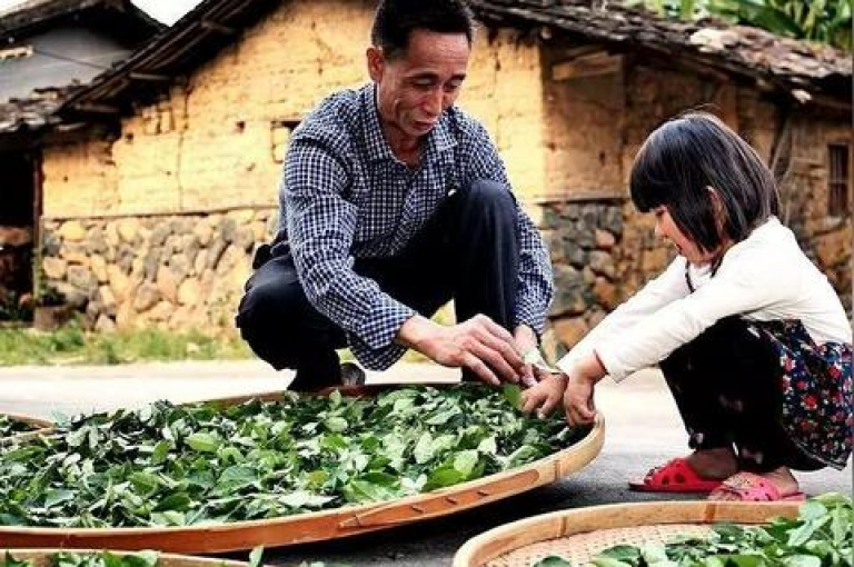 拼多多新用户助力活动对于获取优惠或奖励通常是有效的，它鼓励新用户参与并增加平台的活跃度。