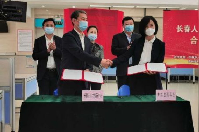 抖音点赞业务24小时平台(抖音24小时点赞平台)提供全天候服务，满足用户随时提升视频热度的需求。