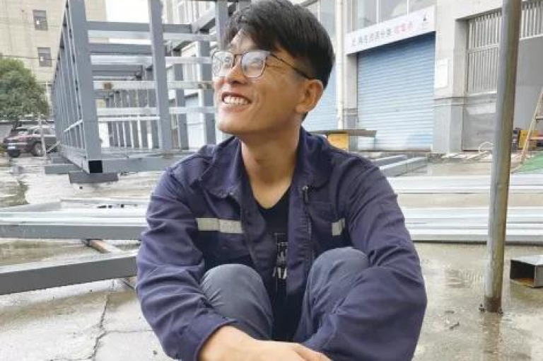 快手平台上，粉丝数量的多少直接关联着内容创作者的收入潜力，那么究竟如何根据粉丝数来精确计算收益呢？