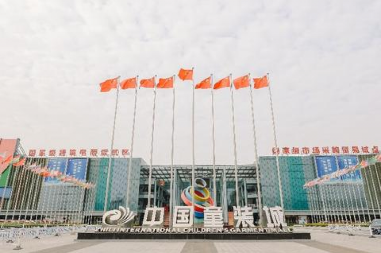 多多助力平台可以通过搜索引擎或应用商店轻松找到。