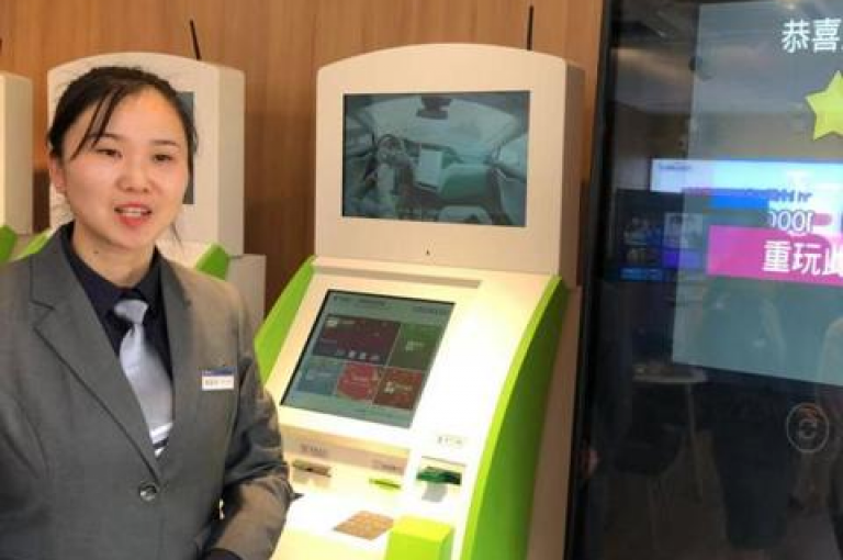 QQ自助服务是一种便捷的在线支持系统，旨在帮助用户快速解决账号问题和获取相关帮助。