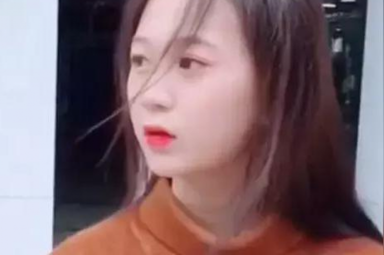 要成为抖音粉，只需在抖音平台上关注您感兴趣的创作者并积极互动即可。