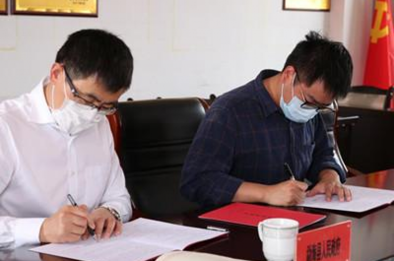 拼多多助力群的主要作用是让用户通过互相帮助来获得商品折扣或优惠，从而以更低的价格购买到心仪的产品。
