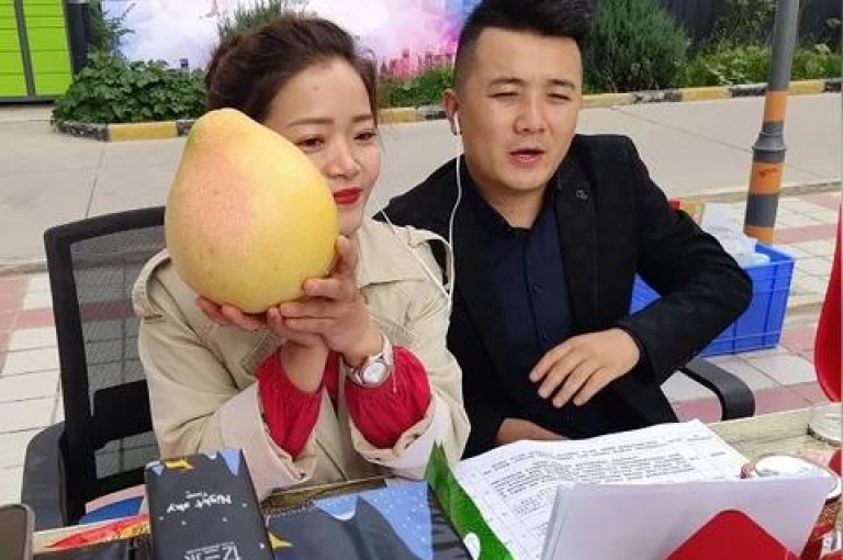 便捷的QQ自助下单助手，为你解锁线上购物的全新乐趣，从此告别下单困扰，畅享无忧购物时光！