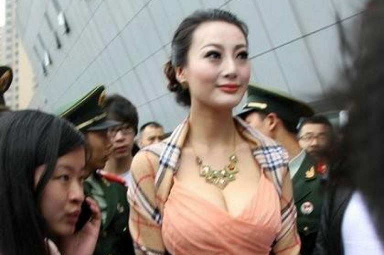 专注于提供高效点赞与评论服务的平台，其独特之处在于能够迅速提升内容的曝光度和互动性。