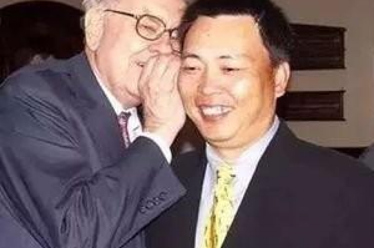 共同前行，共筑梦想，2025年拼多多互助互帮的新篇章。