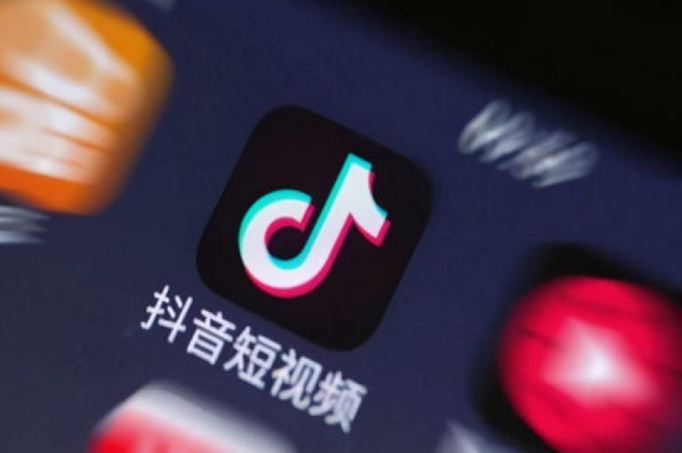 抖音创新引入24小时自助服务功能，旨在为用户提供不间断的便捷操作体验。