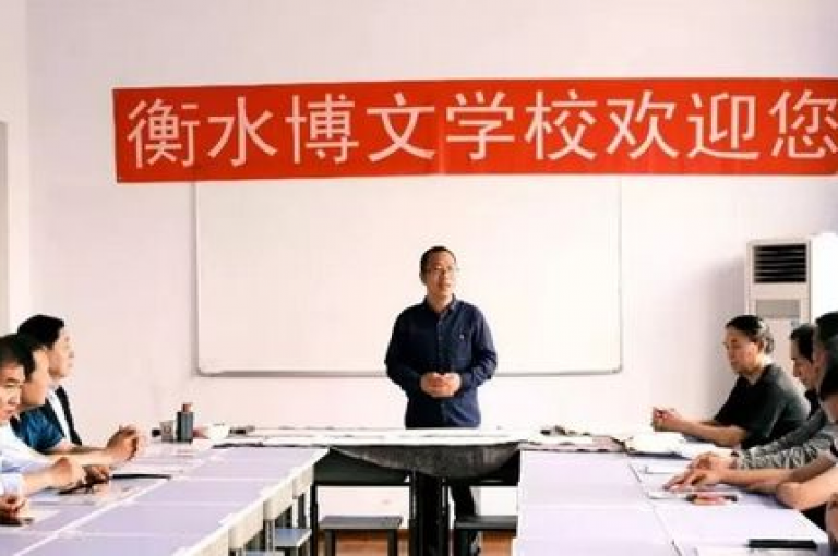 如何在拼多多平台上参与助力砍价活动以免费获取商品？