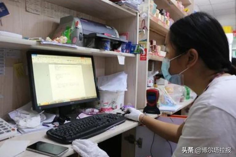 自助下单系统简化了购物流程，网络时代的便捷选择。