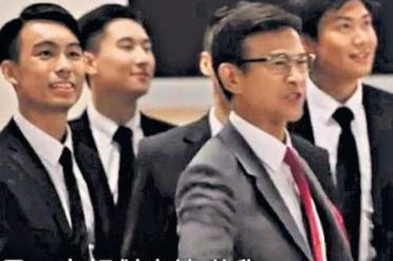 在拼多多互助微信群知乎上，新用户可以快速找到帮助，共同完成助力任务。