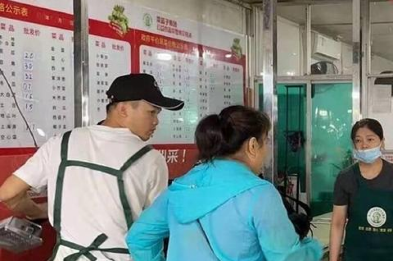 自助下单网站大揭秘，如何轻松获取免费服务，2025年必备技能！