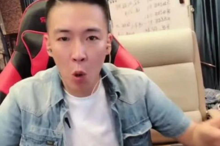 掌握快手平台的内容创作与互动策略，是迅速积累至1万粉丝量的关键所在。