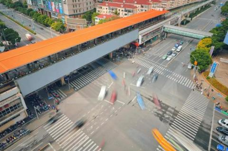 {拼多多助力群}要凑齐600元红包，通常需要几十人甚至上百人助力才行呢。