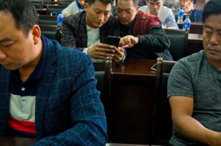 拼多多真人助力平台{多多助力新人}，为新用户提供了一种互助共赢的体验方式。