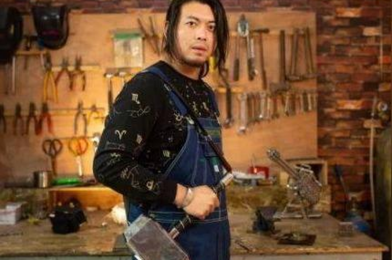 探索快手点赞任务平台的选择，发现雷神24小时业务自动下单平台提供的抖音人气业务和快手下单自助服务。