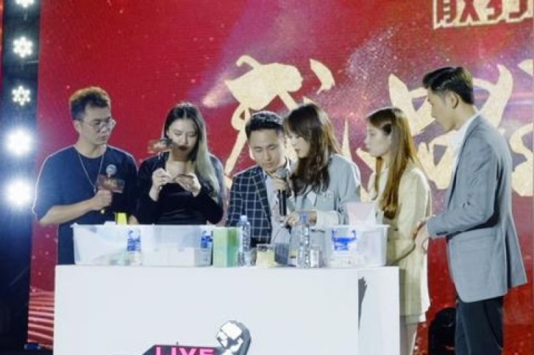 探索抖音快手自助服务的独家秘籍，享受全网最低价的快手业务，以及全自动免费的快手引流软件，尽在抖音自定义评论下单业务。