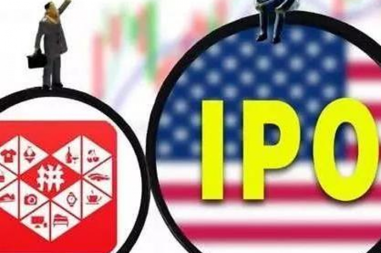 拼多多用户在微信群聊中积极互助，共同参与多多互助网站上的活动。
