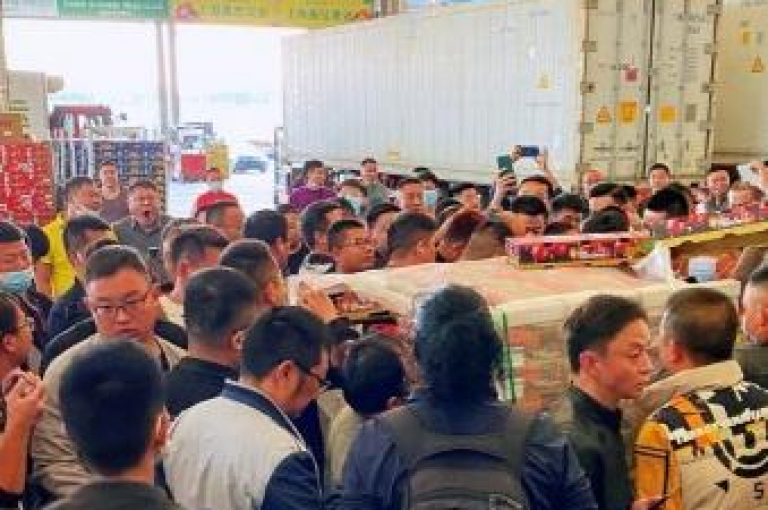 如何在拼多多助力平台上解除账号的绑定关系？