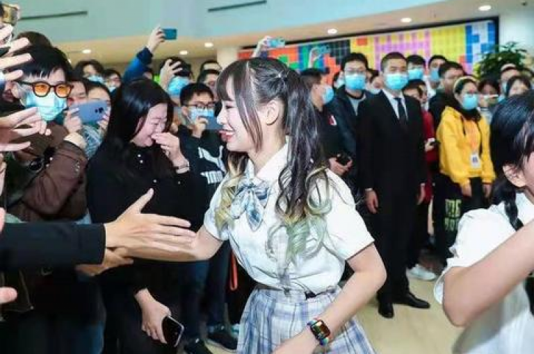 抖音极速点赞服务，快手免费粉丝增长平台 - 实现秒赞1000次，抖音浏览量轻松上万。