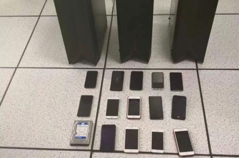 要搭建一家卡盟网站，首先需要确定网站的定位和目标用户群体，然后选择合适的域名和服务器，进行网站的设计和开发。