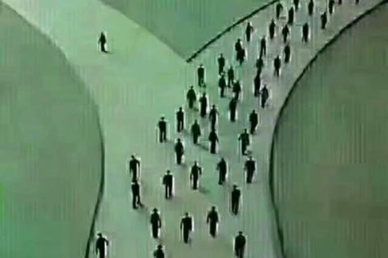 如何在抖音上巧妙地添加微信联系方式而不被平台处罚，同时探索QQ空间快速获得赞助的方法，并了解超实惠的快手业务平台以及免费下载用于QQ名片互赞的软件。