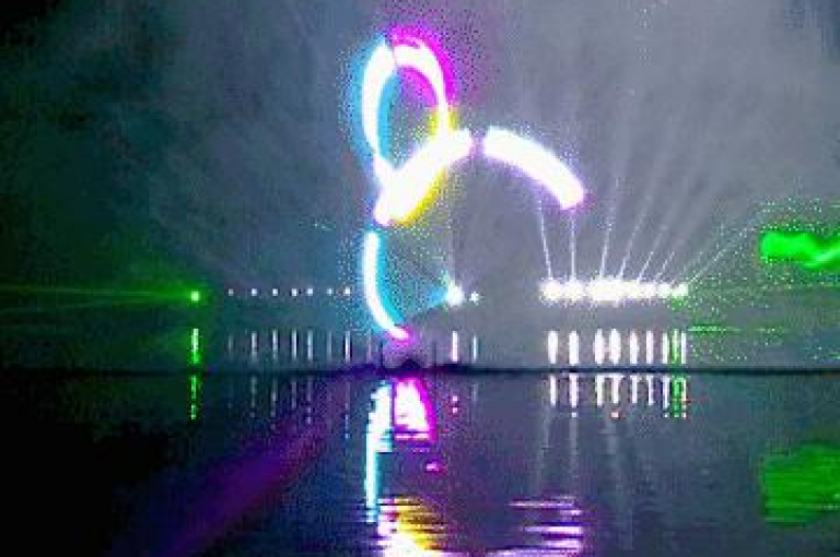 抖音短视频，随时随地发现新鲜事(抖音短视频，精彩不停歇-记录你的美好生活)