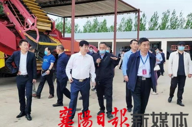 在快手平台上，作品达到10000播放量所能带来的收益并非固定不变，其价位会受到多种因素的综合影响，比如作品的内容质量、受众群体的精准度以及广告投放的情况等。