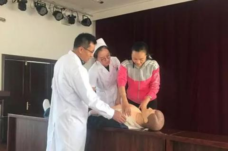 {助力微信群}如何退出多多助力群聊。