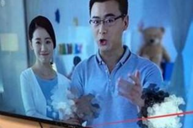 拼多多扫码助力群微信免费是真实的，但需谨慎对待，避免个人信息泄露。
