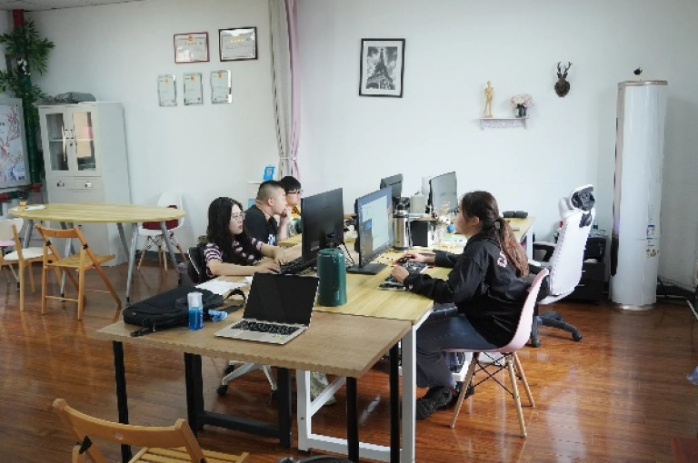 子潇网络工作室专注于提升在线可见性，通过精准的SEO策略为客户带来流量增长。