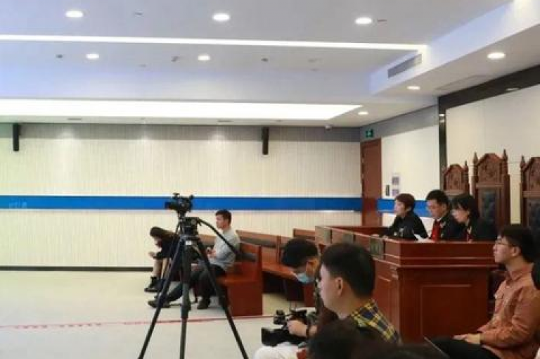 在探索网络社交的广阔天地时，我发现了一个便捷的平台，它不仅提供QQ空间点赞服务，还支持短视频账号的购买，特别是快手一元一万点赞的超值优惠，以及QQ空间访问量的在线下单功能。