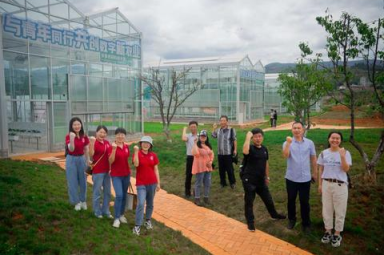 请问如何获取多多帮助力平台的微信拼多多助力群二维码？