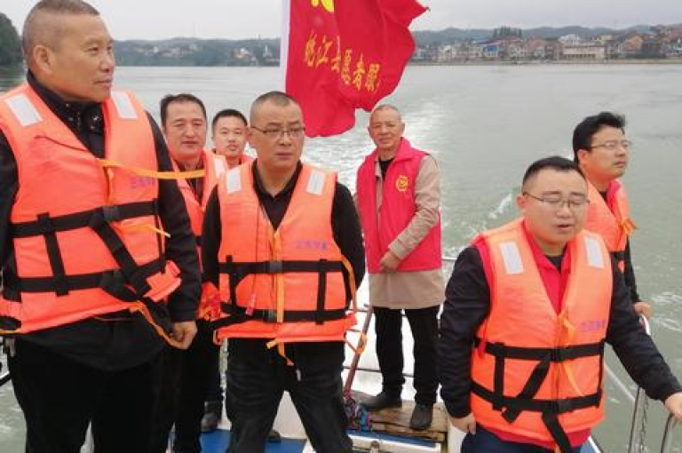 拼多多助力捕鱼活动通常通过邀请好友帮忙点击链接来积累进度，直至完成目标。