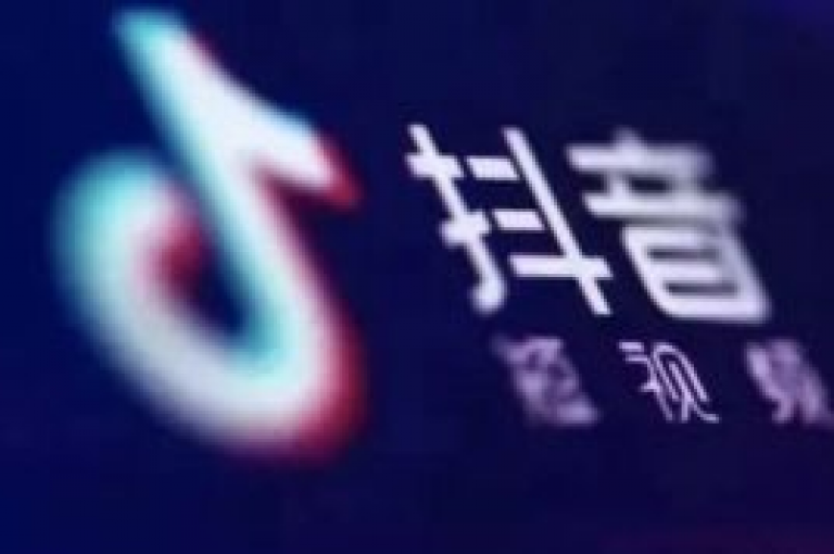通过使用特定的在线工具或服务，您可以在不花费任何费用的情况下迅速增加您的抖音账户粉丝数量至1万。