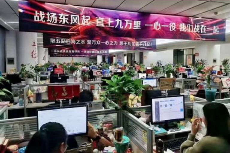 在小红书业务下单平台，你可以享受到超值的抖音点赞服务，仅需1元就能获得1000赞。