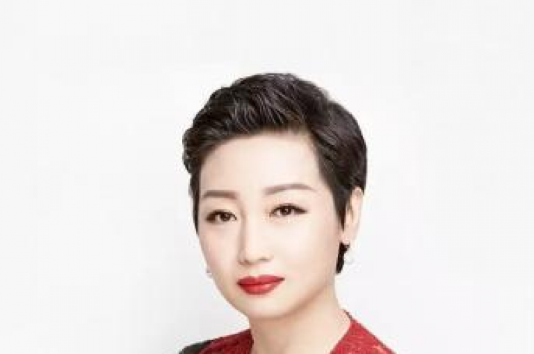 在贴吧的深处，拼多多微信互助群的轨迹若隐若现，引人探寻。