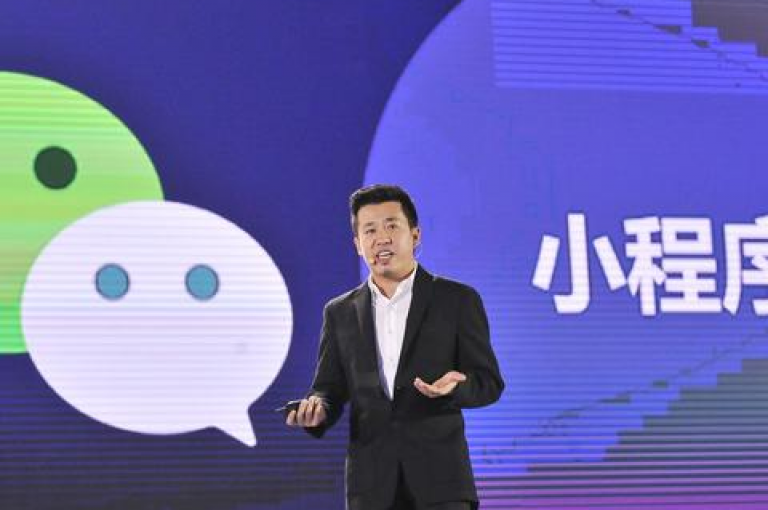 拼多多助力活动，微信扫码加入免费助力群。