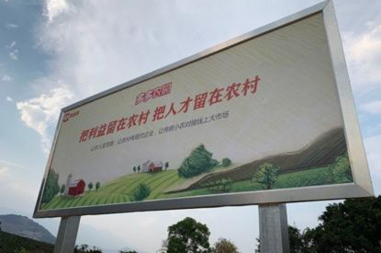 在拼多多平台上，使用新手机号进行登录是否会被视为新用户，以便参与多多帮忙助力活动呢？