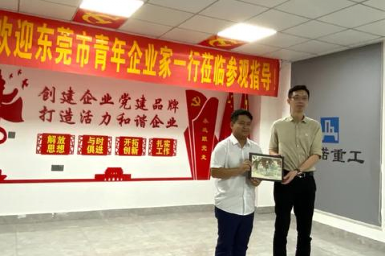 积极扶持群内新成员，携手打造和谐共生的新环境。